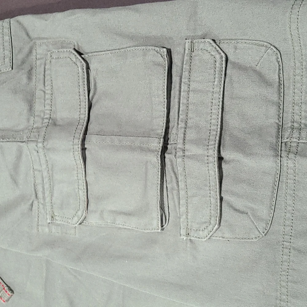 Relaxed Fit Cargo Shorts Size 36 - Olive - New - Picture 8 of 11